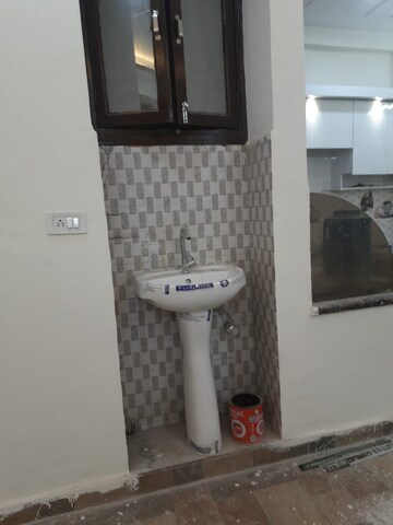 Furnished Amenities in 3 BHK Builder Floor at Raj Nagar Extension – for Sale