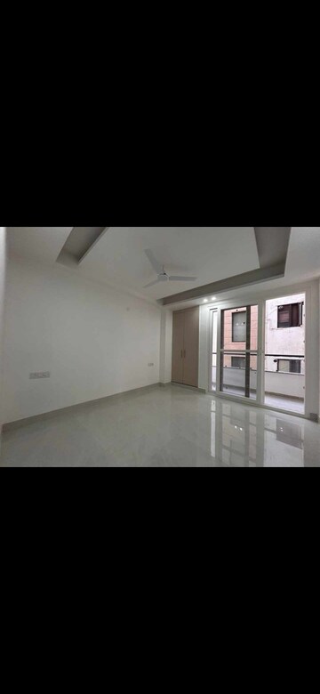 Room in 3 BHK Builder Floor at Chattarpur – for Sale