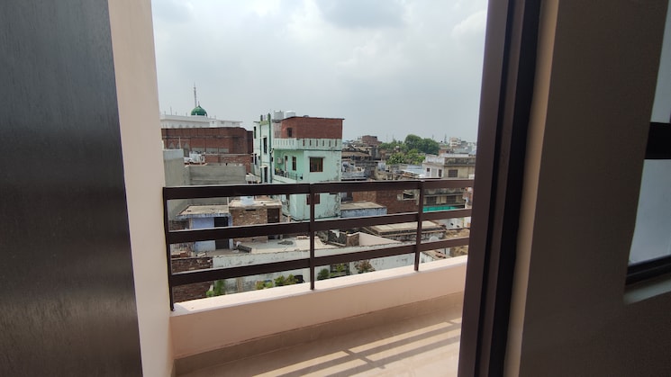 Balcony, aminabad 1.5 Bedroom 696 Sq.Ft. Apartment In Aminabad Lucknow 7233179