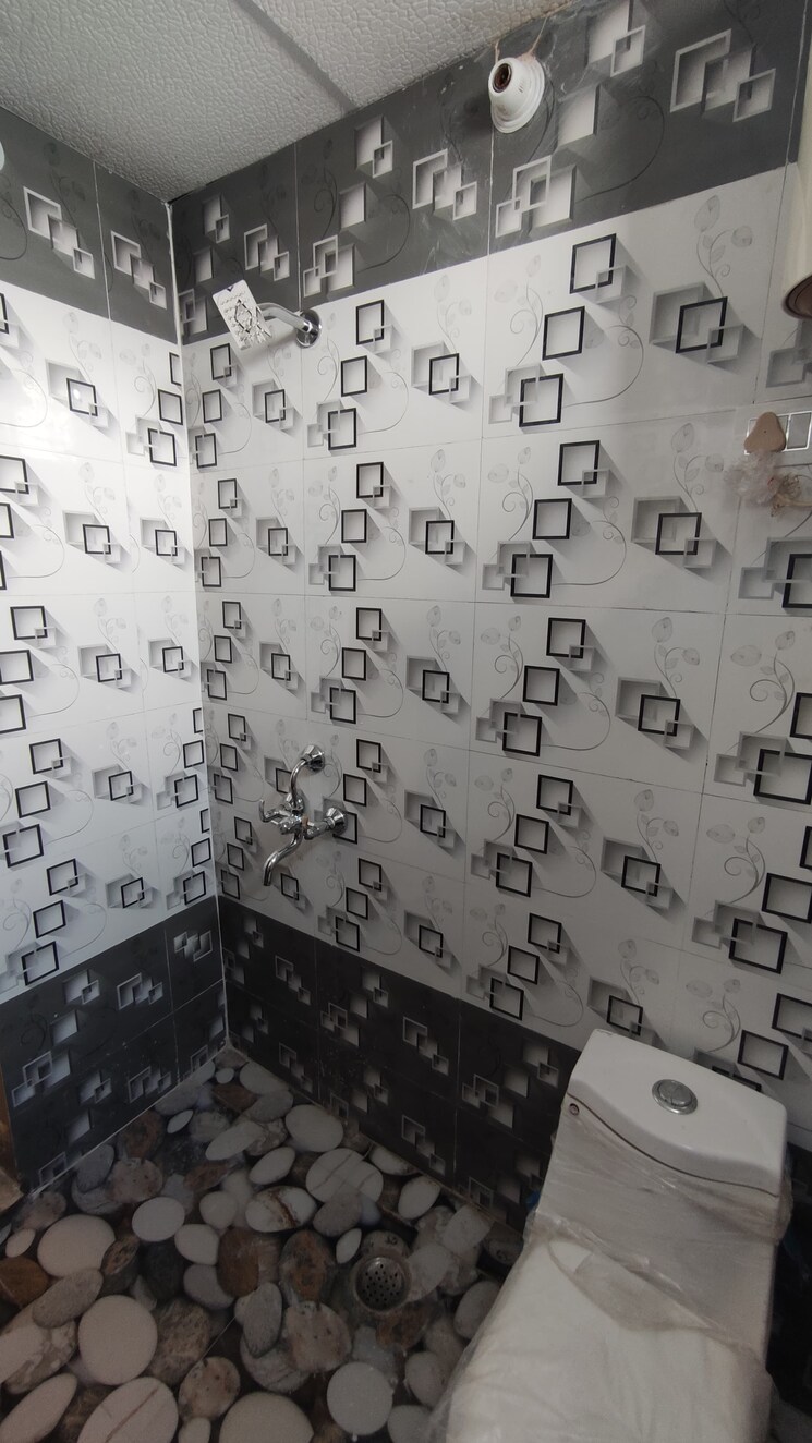 Bathroom, aminabad 1 Bedroom 696 Sq.Ft. Builder Floor In Aminabad Lucknow 7232955
