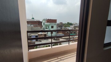 Balcony in 1 BHK Builder Floor at Aminabad – for Rent