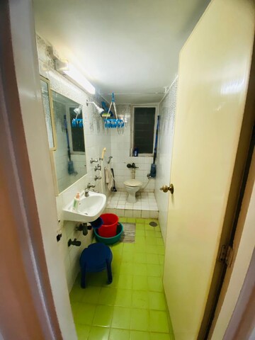 Bathroom in 1 BHK Apartment at Lokhandwala Complex, Andheri West – for Rent