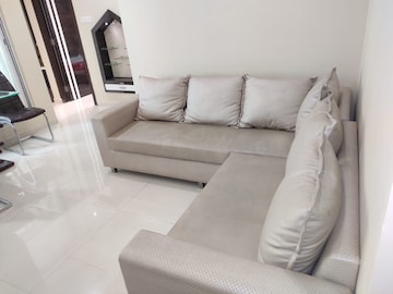 Bedroom in 2 BHK Apartment at DLH Orchid, Andheri West – for Rent