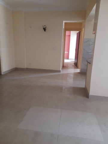 Room in 3 BHK Apartment at Sg Homes, Vasundhara Sector 4 – for Sale