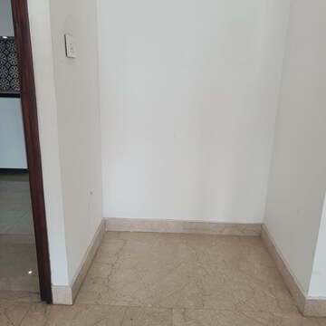Room in 3 BHK Apartment at Lodha Venezia, Lalbaug – for Rent