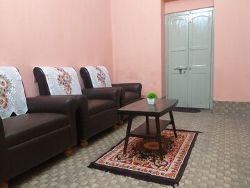 Living Room in 1 BHK Independent House at Park Circus – for Rent