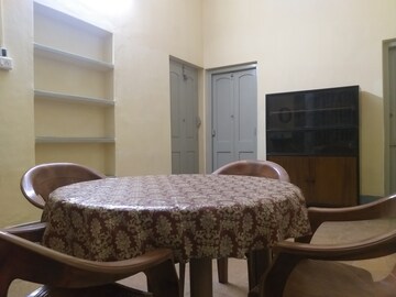 Living Room in 1 BHK Independent House at Park Circus – for Rent