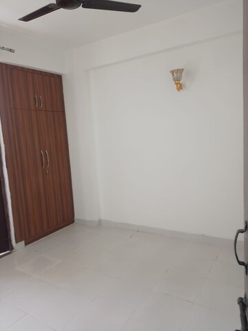 Room in 3 BHK Apartment at Amolik Heights, Sector 88 – for Sale