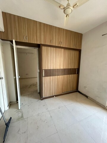 Room in 2 BHK Apartment at Signature Global The Millennia, Sector 37d – for Sale