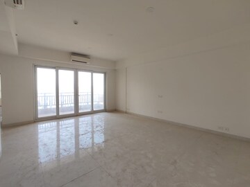 Room in 3 BHK Apartment at Emaar Palm Gardens, Sector 83 – for Sale
