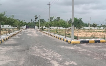 Plot For Sale in New Mallepally
