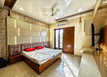 Bedroom in 5 BHK Villa at Lalarpura – for Sale
