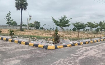 Plot For Sale in Addagutta