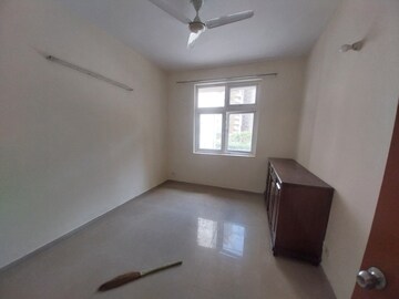 Room in 3 BHK Apartment at Mahagun Mywoods, Sector 16c Greater Noida – for Sale