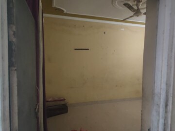 Furnished Amenities in 3 BHK Independent House at Jankipuram Extension – for Sale