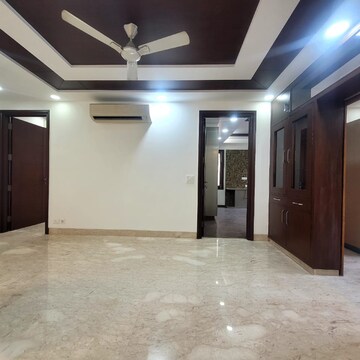 Room in 4 BHK Builder Floor at Defence Colony – for Sale