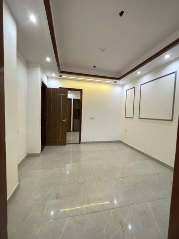 Room in 3 BHK Builder Floor at Sector 9 – for Sale
