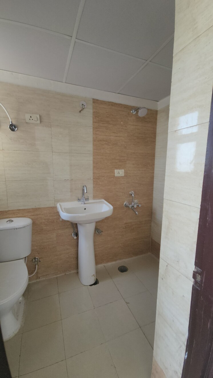 Bathroom, aditya-luxuria-estate 2 Bedroom 858 Sq.Ft. Apartment In Dasna Ghaziabad 7239123