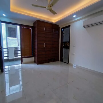 Room in 3 BHK Builder Floor at Ansal API Esencia, Sector 67 – for Sale