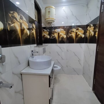 Master Bedroom in 3 BHK Builder Floor at Ansal API Esencia, Sector 67 – for Sale