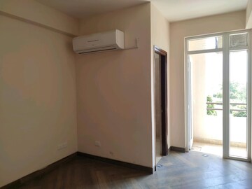 Room in 2 BHK Apartment at Wave Executive Floors, Wave City – for Sale