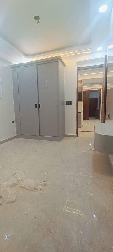 Room in 2 BHK Builder Floor at Kritak Modern Apartments, Sector 73 – for Sale