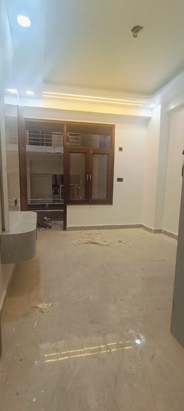 Room in 2 BHK Builder Floor at Kritak Modern Apartments, Sector 73 – for Sale