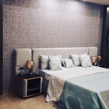 Room in 4 BHK Apartment at DLF Westend Heights, Sector 53 – for Sale