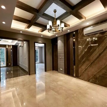 Room in 4 BHK Apartment at DLF The Pinnacle, Sector 43 – for Sale