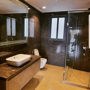 Attached Bathroom in 4 BHK Apartment at DLF The Pinnacle, Sector 43 – for Sale