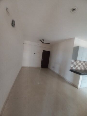 Room in 3 BHK Apartment at Signature Global Andour Height, Sector 71 – for Sale
