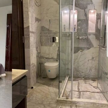 Bathroom in 4 BHK Apartment at DLF The Summit, Dlf Phase V – for Sale