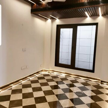 Bedroom in 4 BHK Apartment at DLF Park Place, Sector 54 – for Sale