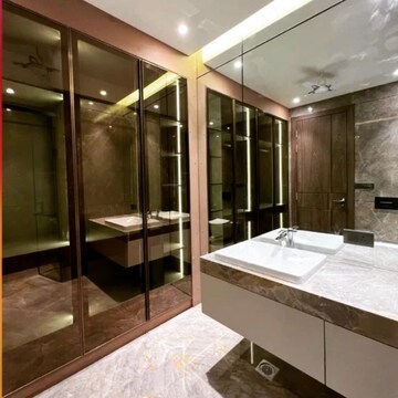 Attached Bathroom in 3.5 BHK Apartment at DLF Hamilton Court, Sector 27 – for Sale