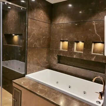 Attached Bathroom in 3.5 BHK Apartment at DLF Hamilton Court, Sector 27 – for Sale
