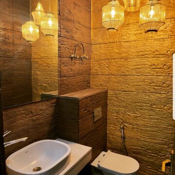 Bathroom in 3.5 BHK Apartment at DLF Hamilton Court, Sector 27 – for Sale