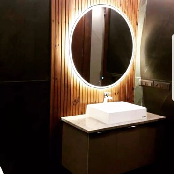 Bathroom in 3.5 BHK Apartment at DLF Hamilton Court, Sector 27 – for Sale