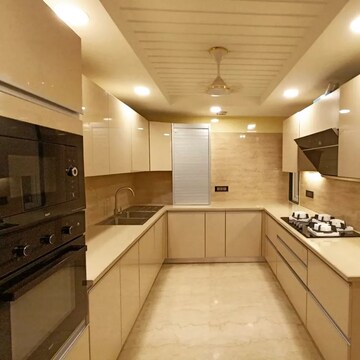 Kitchen in 4 BHK Apartment at DLF Windsor Court, Dlf Phase iv – for Sale