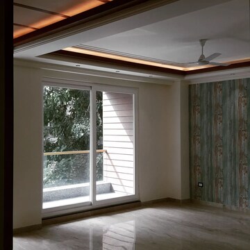 Room in 4 BHK Apartment at DLF Windsor Court, Dlf Phase iv – for Sale
