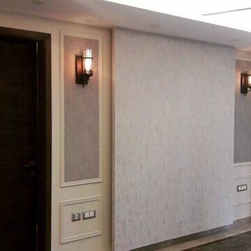 Room in 4 BHK Apartment at DLF Windsor Court, Dlf Phase iv – for Sale