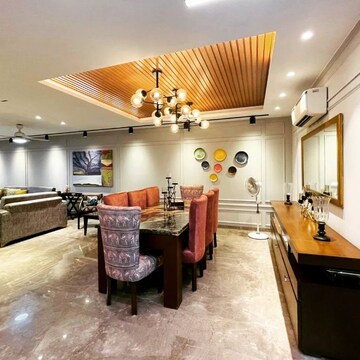 Living Room in 4 BHK Apartment at DLF Ridgewood Estate, Dlf Phase iv – for Sale