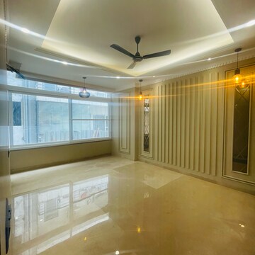 Room in 4 BHK Builder Floor at Sushant Lok 3, Sector 57 – for Sale