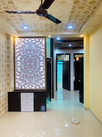 Room in 2 BHK Villa at Jankipuram Extension – for Sale