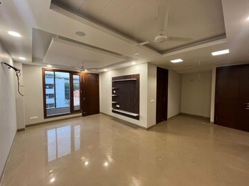 Room in 3 BHK Builder Floor at Dwarka – for Sale