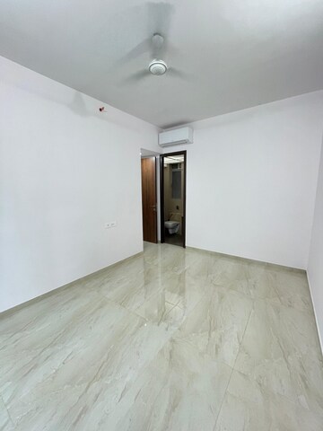 Room in 1 BHK Apartment at Rajesh White City, Kandivali East – for Sale