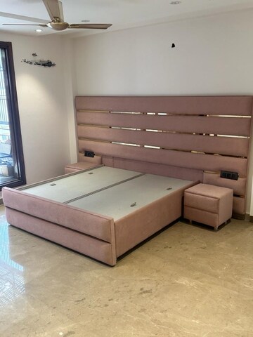 Bedroom in 3 BHK Builder Floor at West Delhi – for Sale