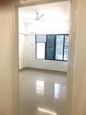 Room in 3 BHK Apartment at Oshiwara – for Rent