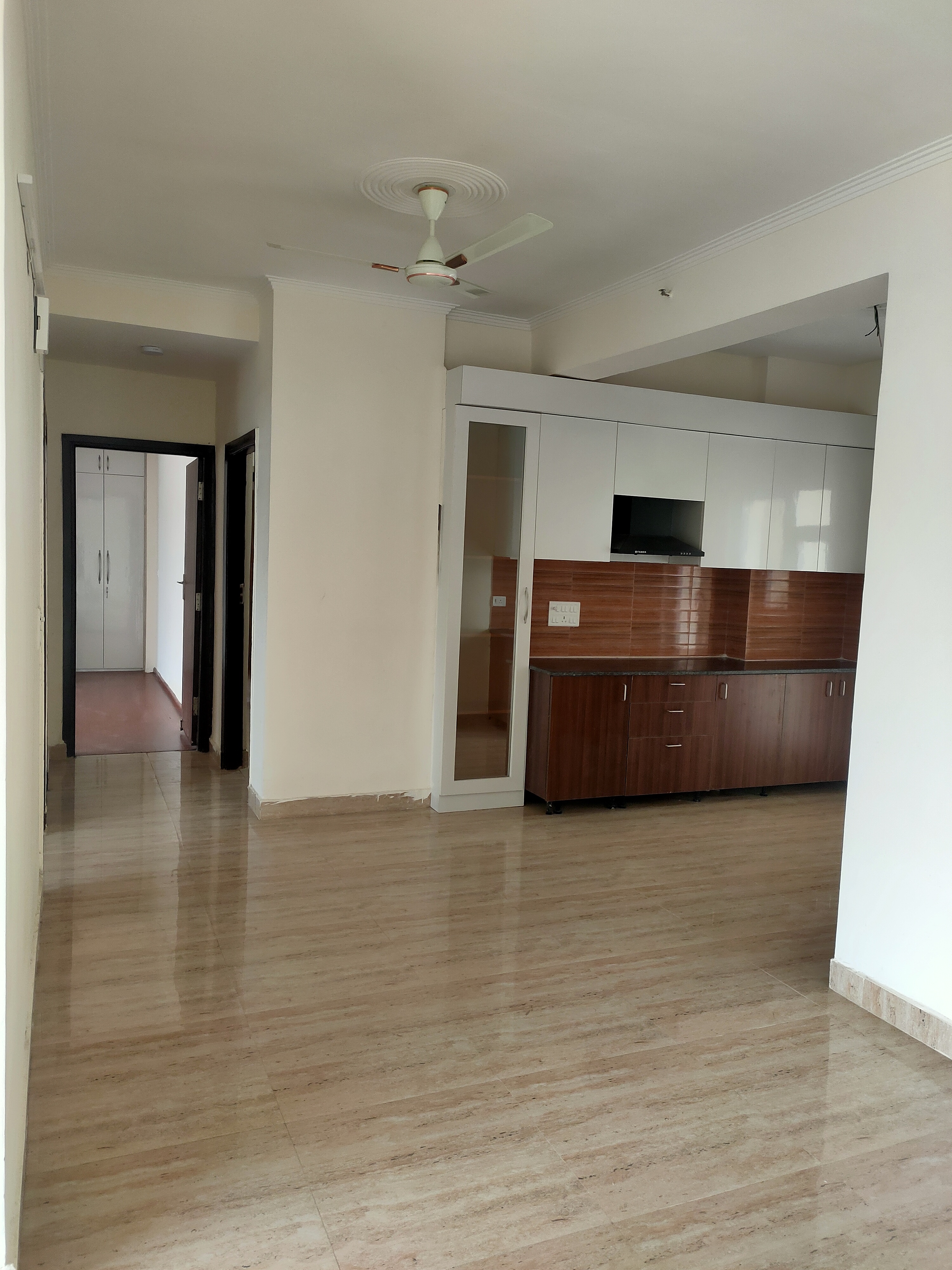 3.5 BHK + Servant Room Apartment For Sale in Amrapali Centurian Park