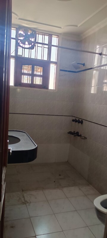 Bathroom in 2 BHK Builder Floor at Sector 14 – for Rent