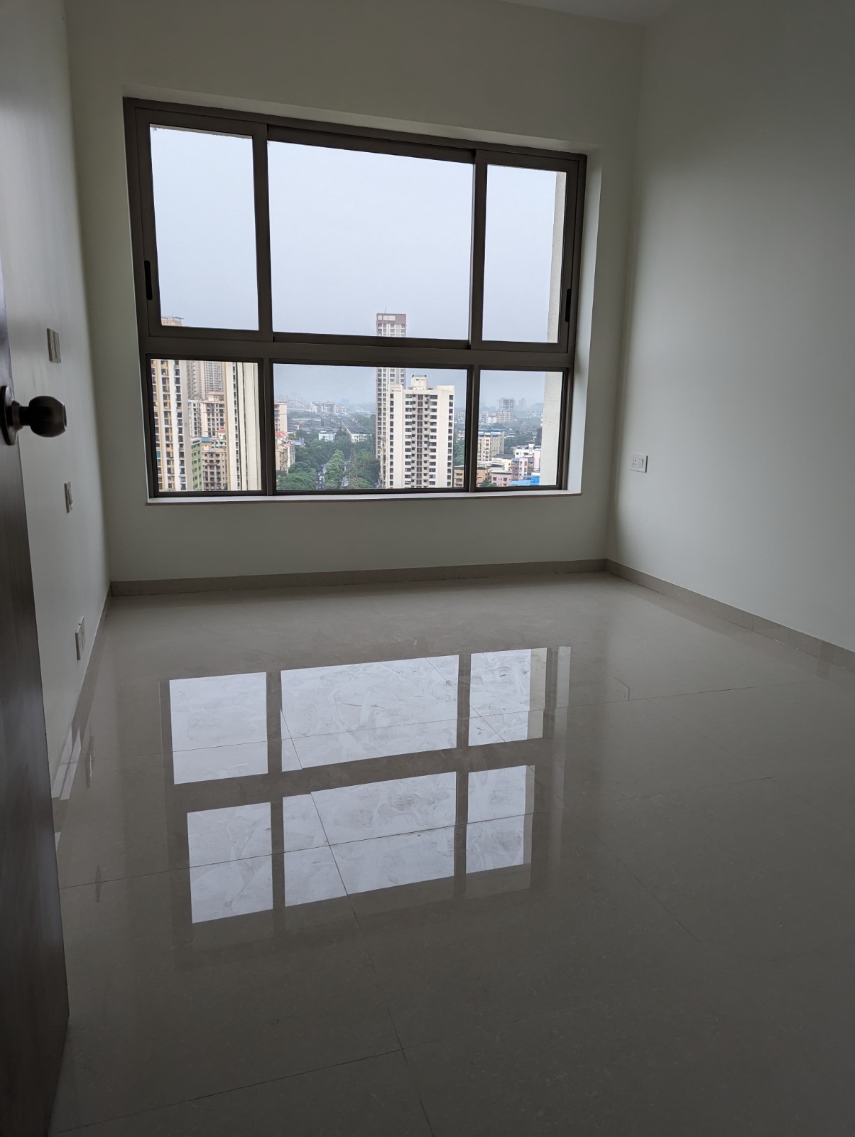 2 BHK Apartment For Resale in Kalpataru Paramount Kapur Bawdi Thane  7241025